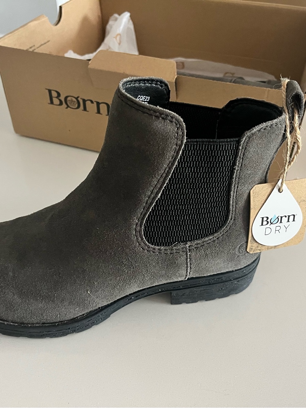 Born Cove Grey Suede Waterproof Boots, NIB, Size 7 - Picture 6 of 12